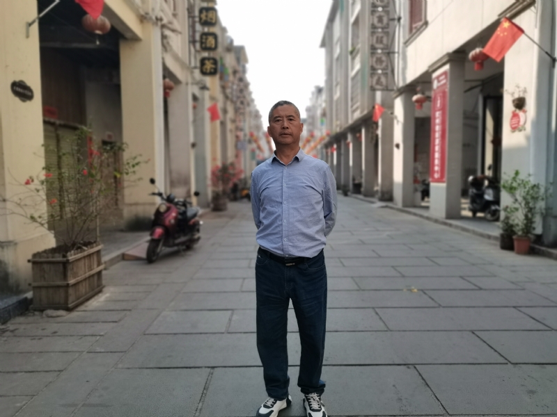 一粒尘埃的第一张照片--成都交友中心