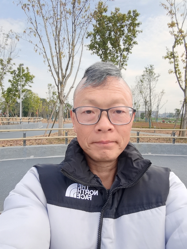 做喜欢的事的第一张照片--成都交友中心